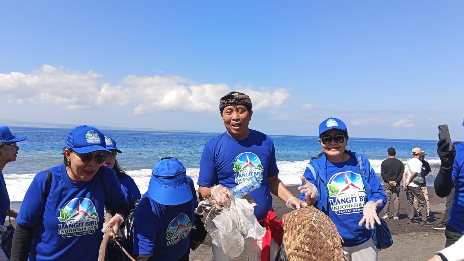 Demokrat Bali Siap Bedah Jalan 1,5 Km di Desa Penebel Tabanan, Dana dari Yuran Kader