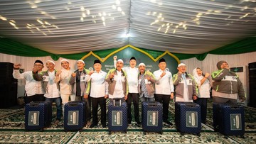 Gojek Berangkatkan 70 Mitra Driver Legend Umrah, Menhub Apresiasi Program Kesejahteraan