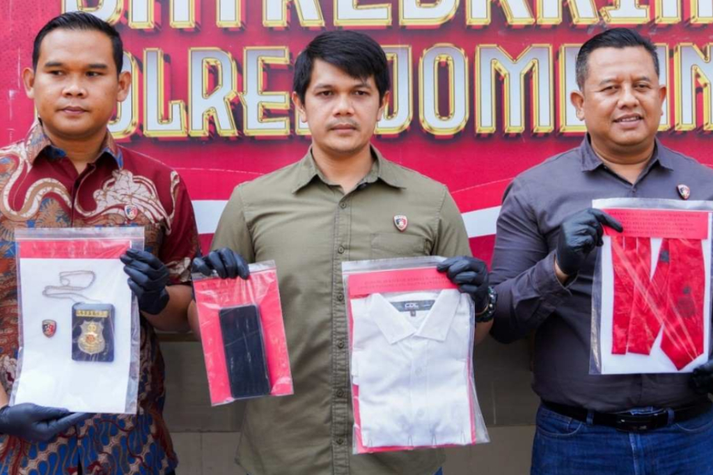 Polisi Gadungan di Jombang Peras Wanita dengan Video Syur, Korban Kenalan Lewat Aplikasi Jodoh