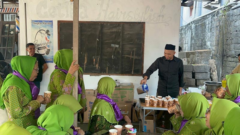 Kopi Pinogu dan Kue Khas Gorontalo Gratis di Muktamar NU ke-35, Stan ISNU Diserbu Ratusan Peserta