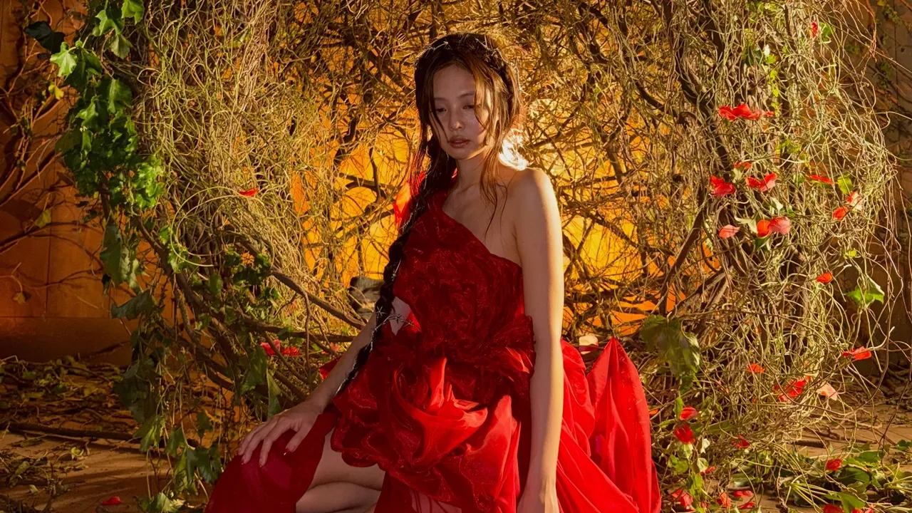 Jennie BLACKPINK Rilis EP Fallen Angel, Menyelami Dunia Dark Fantasy yang Kelam dan Puitis