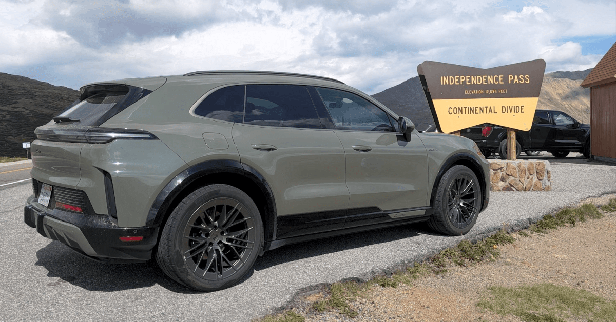 Test Drive Porsche Cayenne Turbo EV: SUV Terkencang Porsche, 0-100 Km/jam Cuma 2,1 Detik