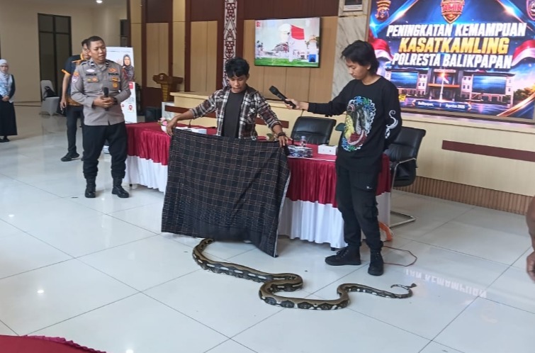 Polresta Balikpapan Bekali 50 Kasatkamling Mitigasi Karhutla hingga Penanganan Ular