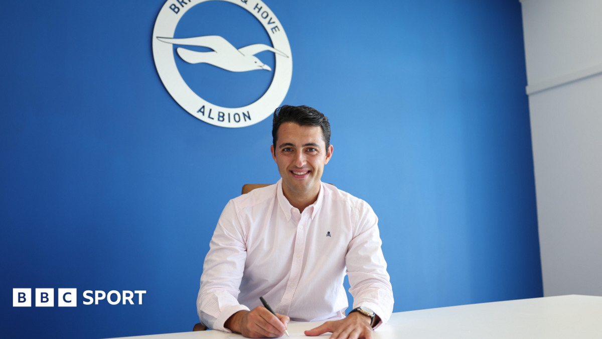 Arturo Ruiz Resmi Tangani Brighton, Vidosic Pindah ke Klub MLS