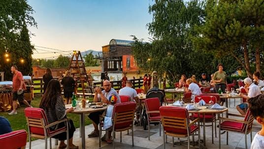 Indonesian BBQ Nights di Bansko: Sate Maranggi dan Tari Jawa Hadir di Pegunungan Bulgaria
