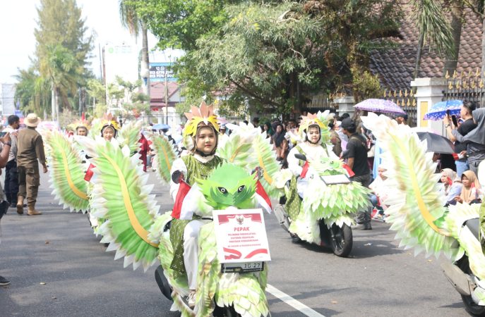 Puncak HUT ke-81 RI di Pangkalpinang: 81 Kendaraan Hias Meriah, Ribuan Warga Padati Rute Pawai