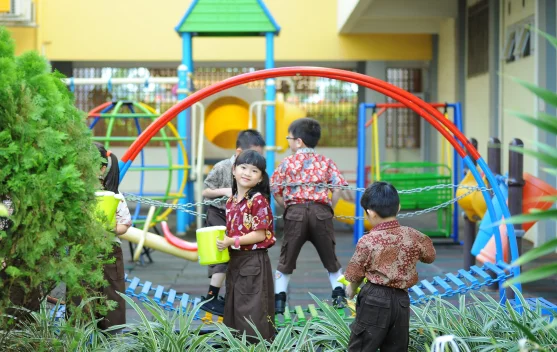 Cara Menjaga Anak Tetap Wangi dan Segar Sepulang Sekolah