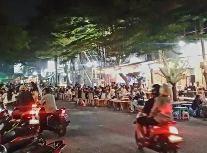Street Coffee di Panjunan Cirebon Jadi Magnet Anak Muda Sore Hari