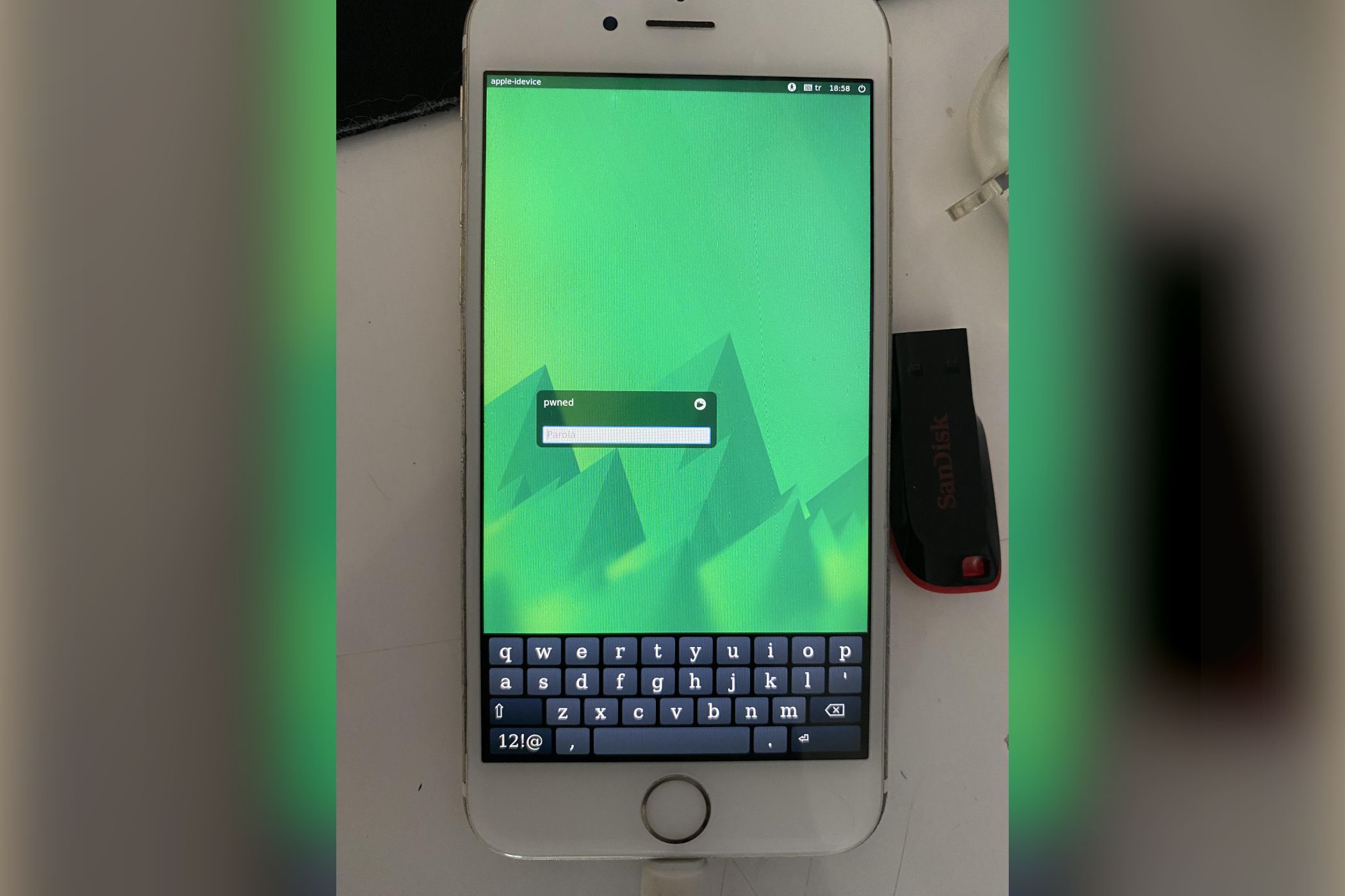 Install Linux di iPhone 6S Bisa, Begini Cara dan Konsekuensinya