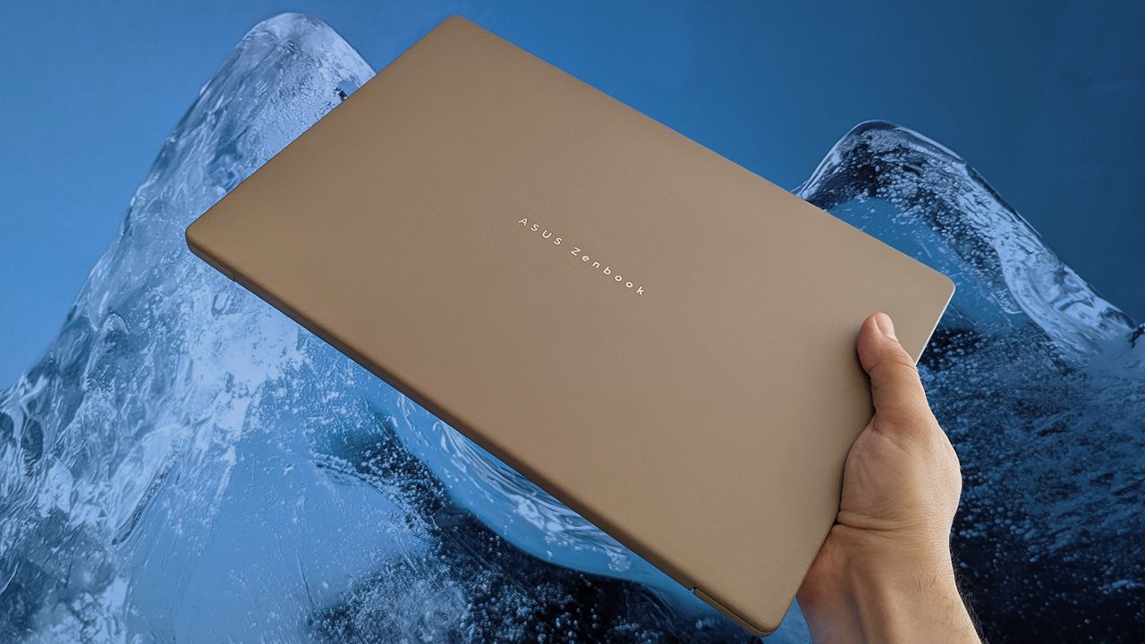 7 Fitur Laptop Windows yang Wajib Ada, dari Layar OLED hingga Baterai Seharian