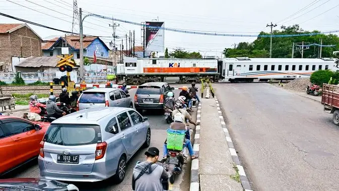 KAI Genjot Keselamatan 190 Perlintasan Kereta, 77 Persen Rampung