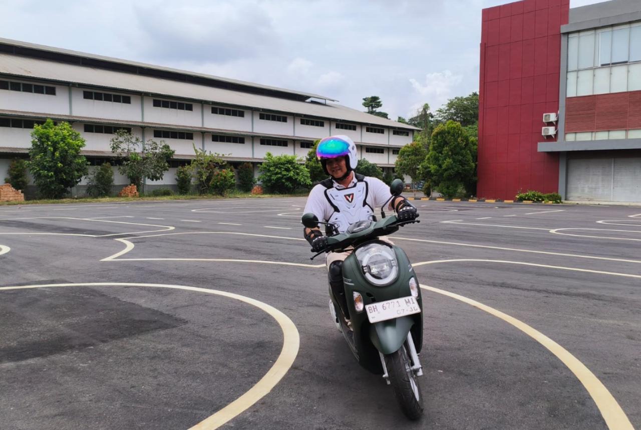 Sinsen Safety Riding Center Jambi Buka Pelatihan Gratis, Peserta Belajar Teknik Pengereman Hingga Figure 8