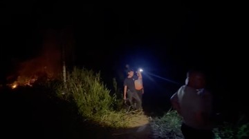 Kapolres Inhil Bermalam di Lokasi Karhutla Sungai Rukam, Pastikan Bara Gambut Padam Total
