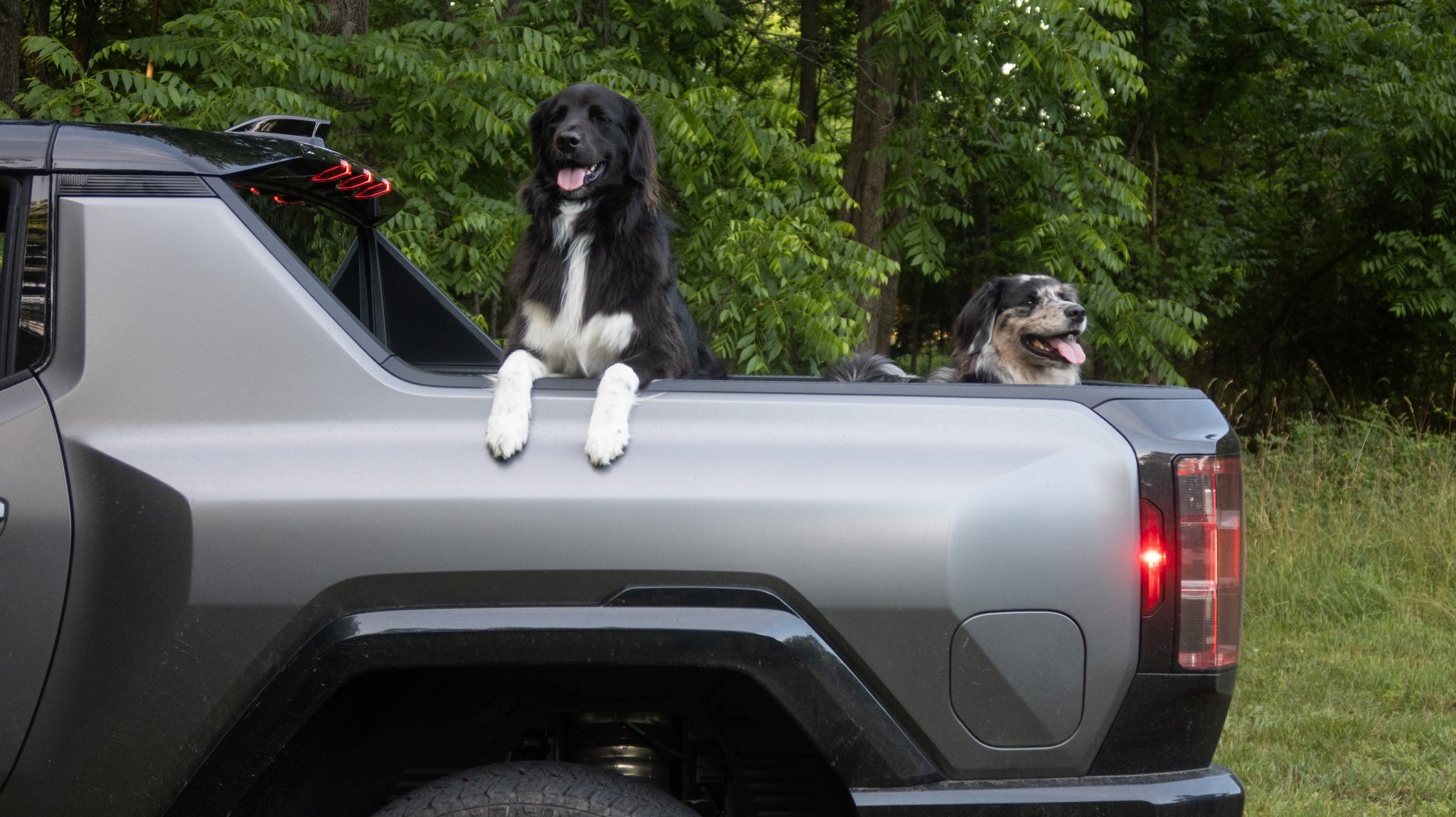 Test Drive Hummer EV Pickup 2026: Nyaman untuk Anjing, Tapi Butuh Lompatan Jauh