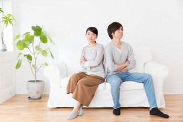 Karmic Relationship: Cinta yang Terasa Ditakdirkan tapi Bikin Lelah