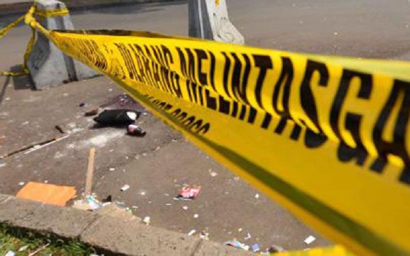 Mobil Subaru Tabrak Truk di Tol Serpong-Cinere, Terpental Hantam Beton hingga Terbakar