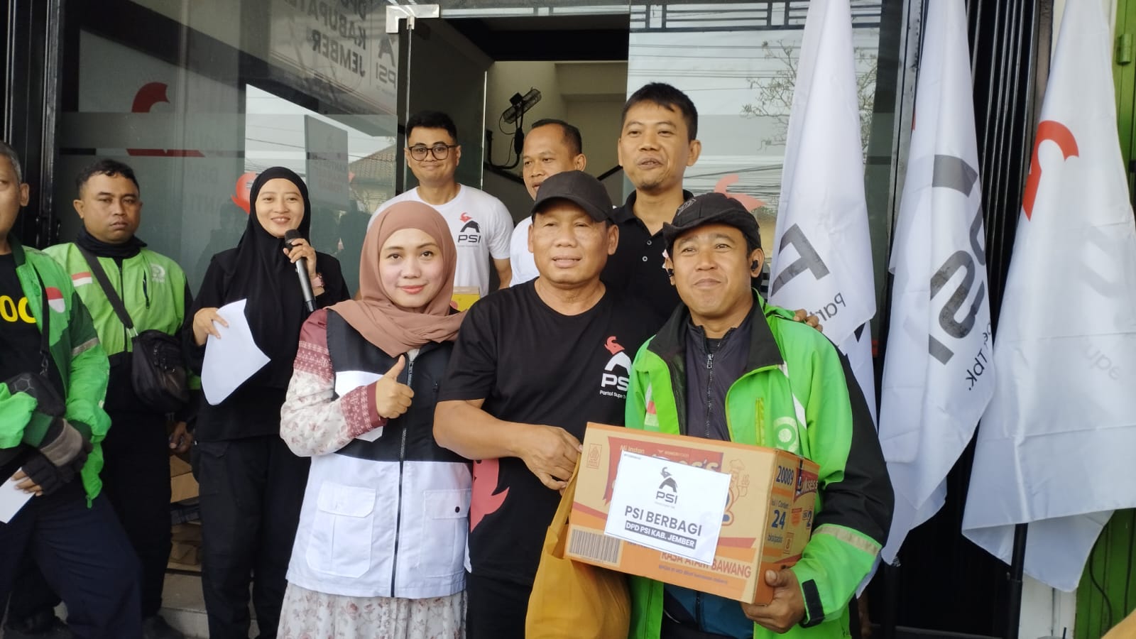 PSI Jember Resmikan Kantor Baru di Kaliwates, Rangkul 100 Ojol dan Bagikan Sembako: 