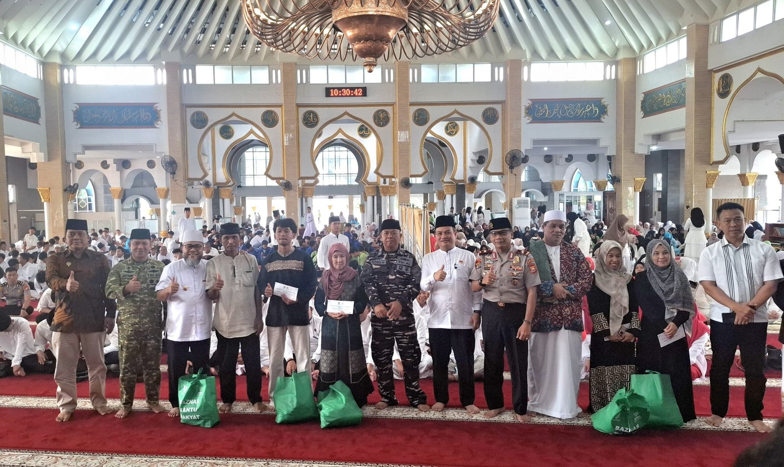 Maulid Nabi di Bengkulu: Ribuan Jamaah Padati Masjid Raya Baitul Izzah, Gubernur Helmi Hasan Tekankan Teladan Akhlak Rasulullah