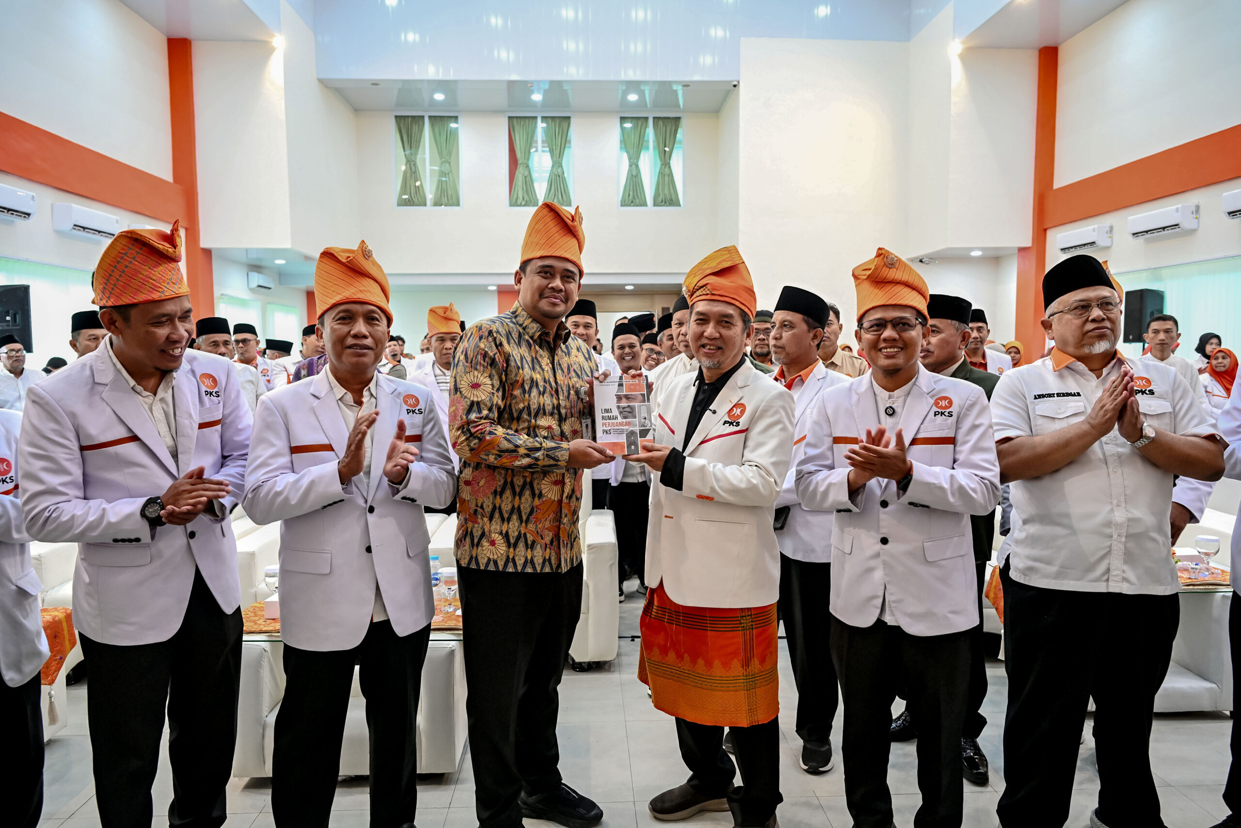 Gubernur Sumut Bobby Nasution Resmikan Kantor DPW PKS Medan, Tekankan Ruang Kaderisasi hingga Kolaborasi dengan Pemprov