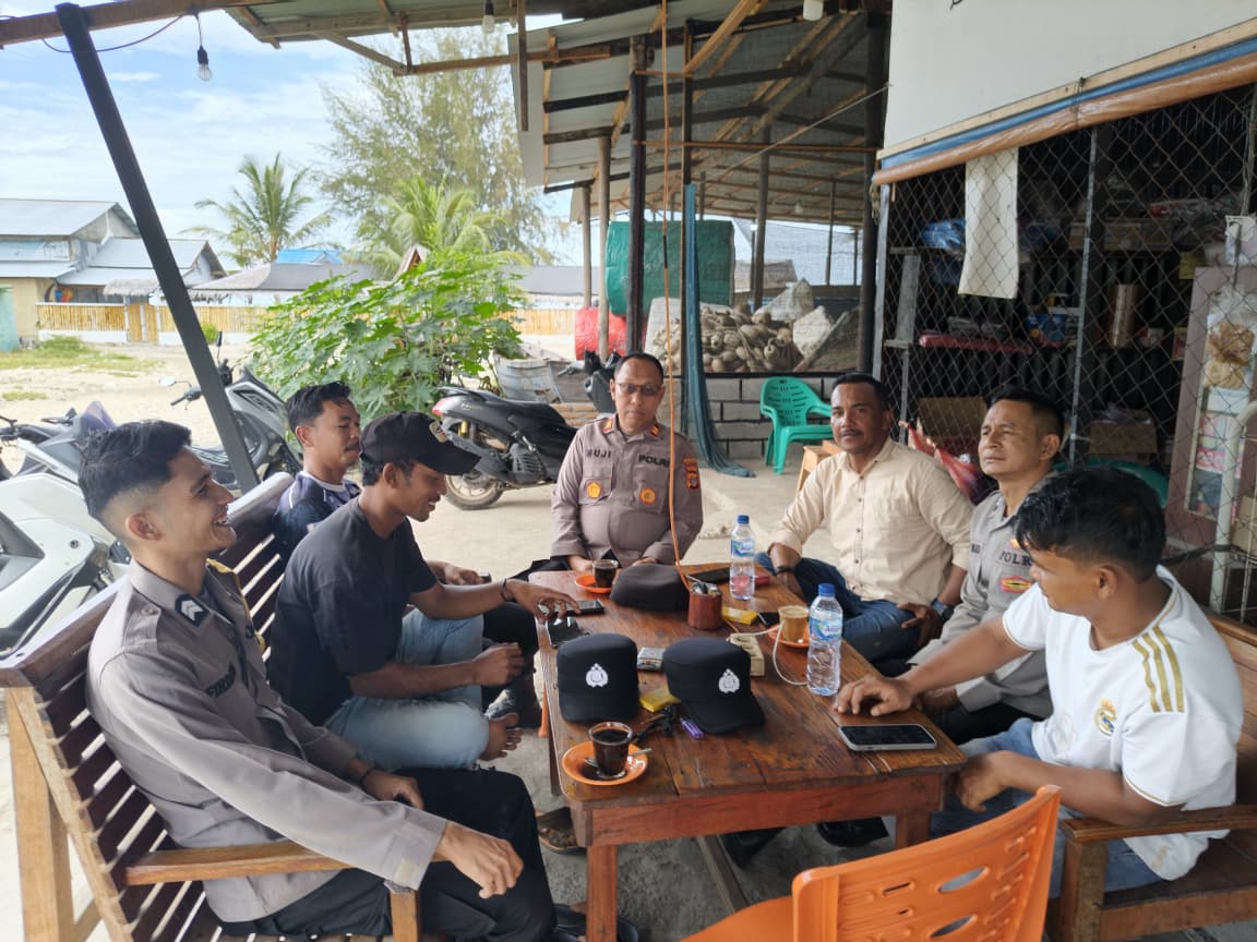 Kapolsek Meukek Ajak Warga Jaga Kamtibmas lewat Saweu Kedai Kupi di Gampong Pasie Meukek