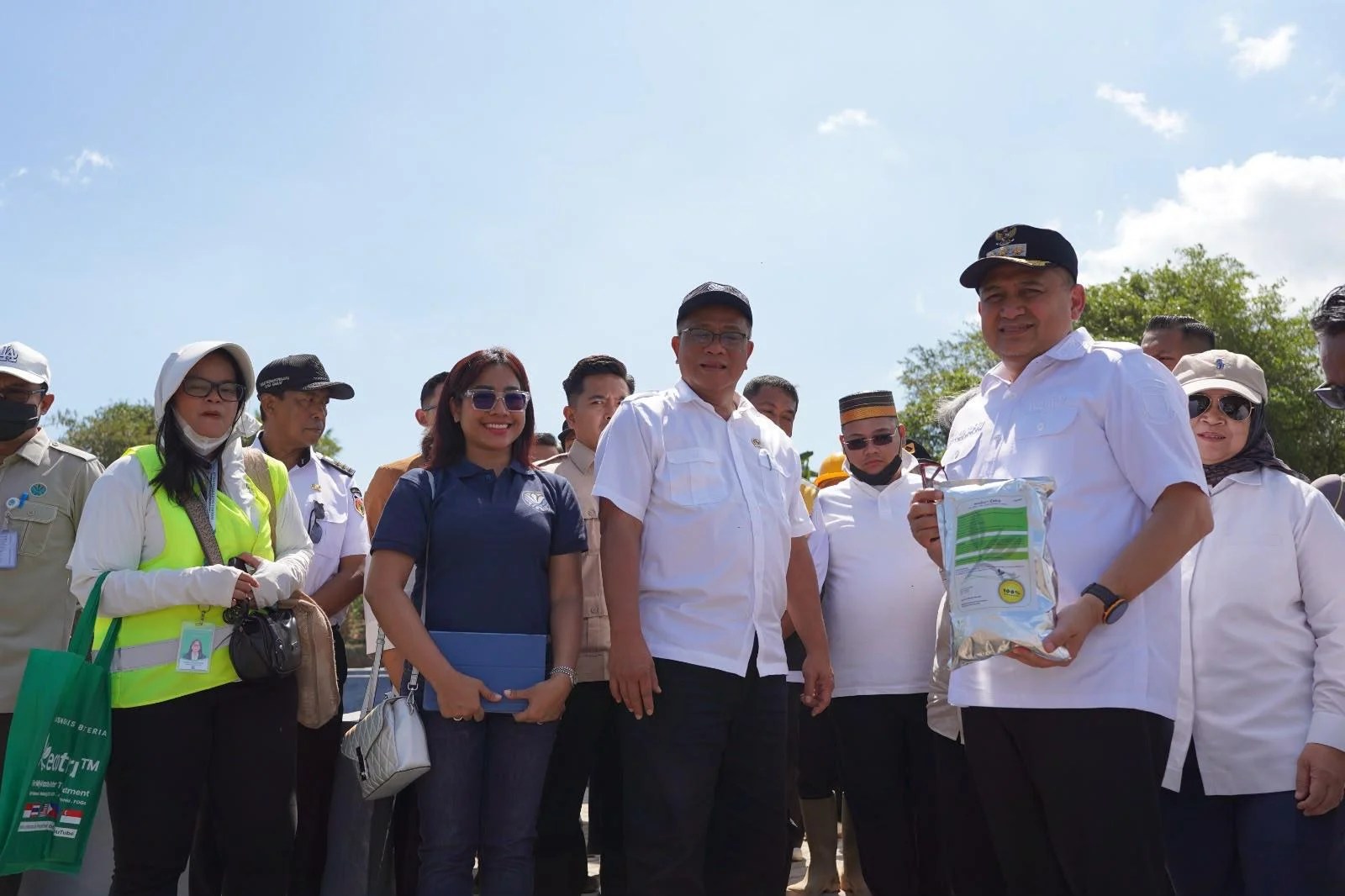 Pemkot Makassar Gunakan Bakteri EcoTru untuk Jernihkan Air Lindi di 8 Kolam TPA Tamangapa Antang