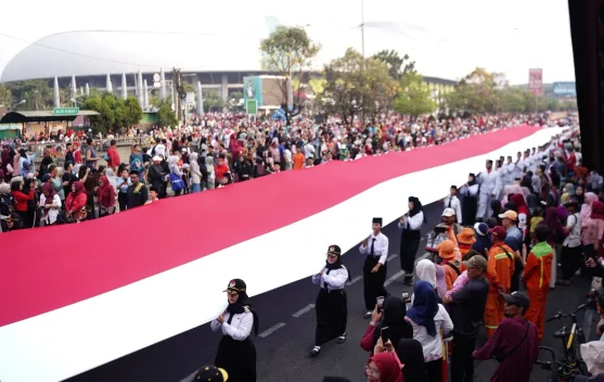 Karnaval Pesona Nusantara Bekasi Keren Jilid III Dongkrak Omzet Pelaku UMKM di CFD Jalan Ahmad Yani