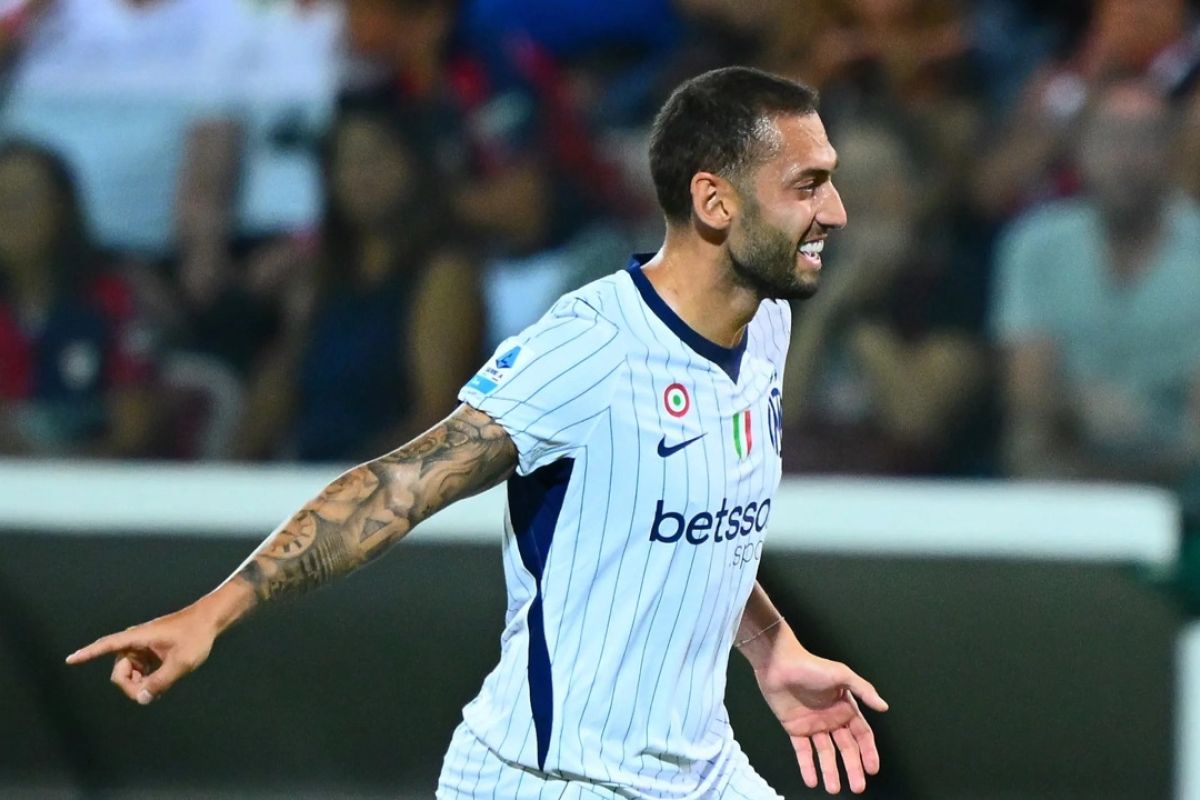 Inter Milan Taklukkan Cagliari 1-0, Calhanoglu Bawa Nerazzurri ke Puncak Klasemen Serie A