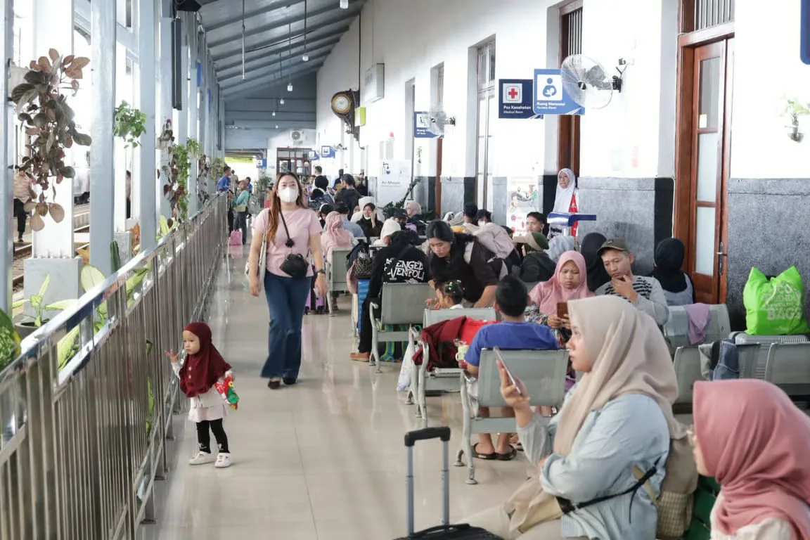 5 Hari Libur Maulid, 2 Stasiun di Bandung Layani 56.000 Pergerakan Penumpang Kereta Api