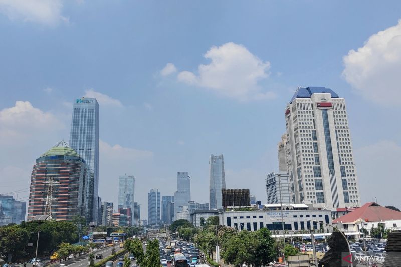 BMKG Prakirakan Jakarta Cerah Berawan Senin Siang, Suhu Capai 35 Derajat