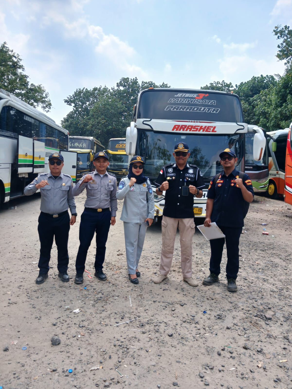 Jasa Raharja dan BPTD Banten Rampcheck Armada Bus Wisata di Anyer Jelang Libur Akhir Pekan
