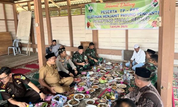 Kapolres Bireuen Hadiri Kenduri Maulid di Gampong Kuala Jeumpa, Ajak Warga Perkuat Ukhuwah dan Jaga Kamtibmas