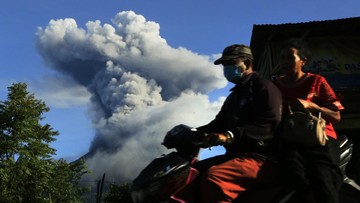 Erupsi Gunung Sinabung Luncurkan Kolom Abu 3.500 Meter, Warga Diminta Waspada