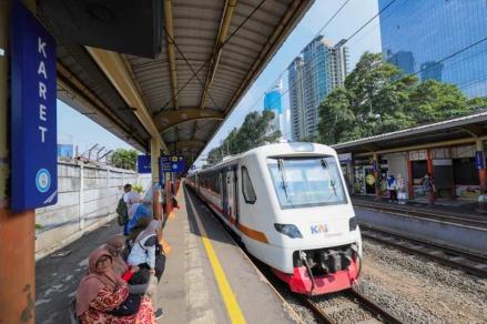 KAI Alihkan Naik-Turun KRL Stasiun Karet ke BNI City per 1 September