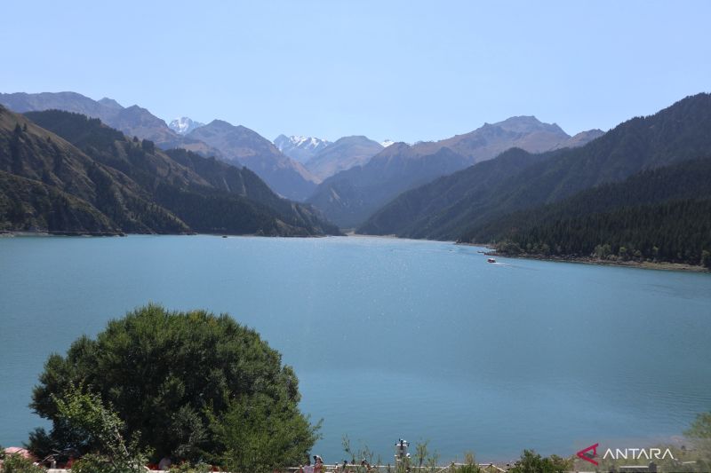 Pengelola Danau Tianchi Xinjiang Andalkan Reputasi Alam, Tak Gelar Festival demi Jaga Keaslian