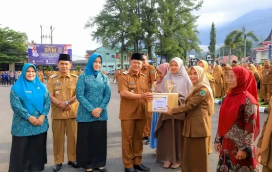 Pasaman Satu-satunya di Sumbar Raih Penghargaan Nasional Imunisasi Zero Dose
