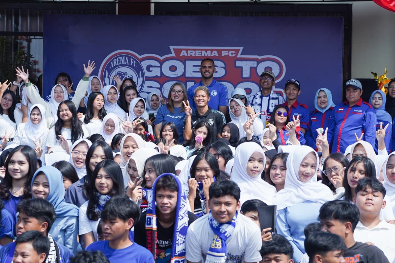 Arema FC Goes to School ke SMAN 1 Kota Batu, 1.200 Pelajar Disapa Dewangga dan Careca