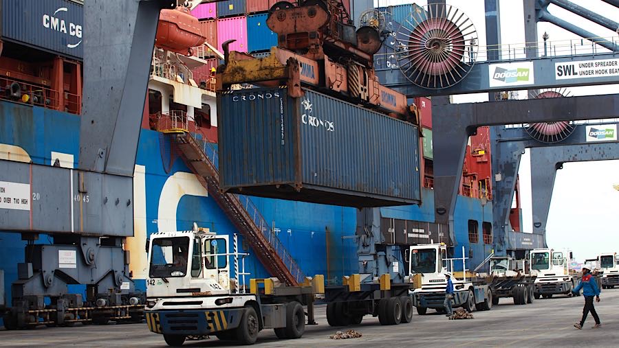 Ekspor-Impor Juli Melambat, Konsensus Bloomberg: Neraca Dagang Impas
