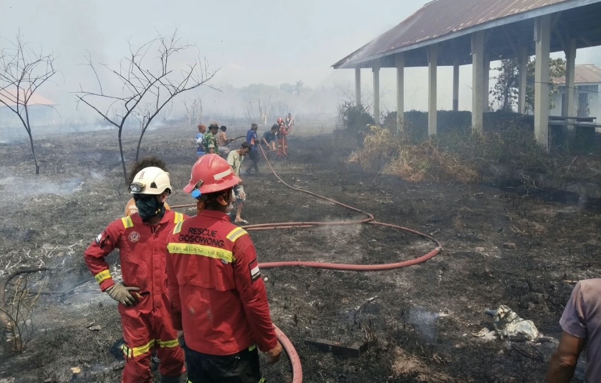 Kebakaran Lahan Perkebunan di Makaeling Halmahera Utara, ERT Gosowong Dikerahkan Padamkan Api yang Meluas