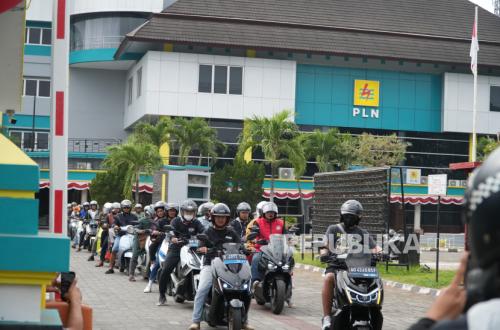 Konvoi 45 Motor Listrik Keliling Jogja, PLN Yogyakarta Perkuat Ekosistem EV