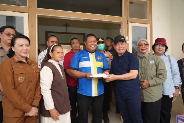 Gubernur Kalbar Ria Norsan Kunjungi 3 Lembaga Pendidikan dan Keagamaan di Landak, Serahkan Bantuan hingga Dana Operasional