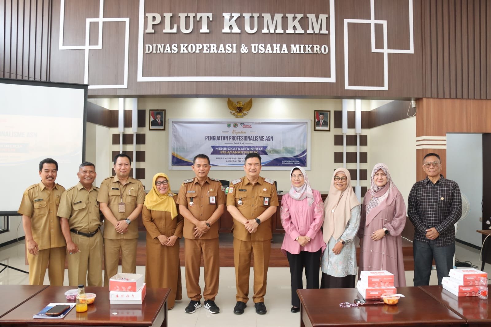 Delapan ASN Dinas Koperasi Kabupaten Malang Memasuki Purna Tugas, Sekda Tekankan Layanan Proaktif ke UMKM