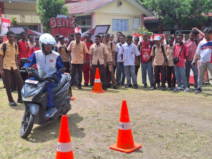 Astra Motor Papua Edukasi Keselamatan Berkendara ke Pelajar SMKN 3 Jayapura Lewat Lomba