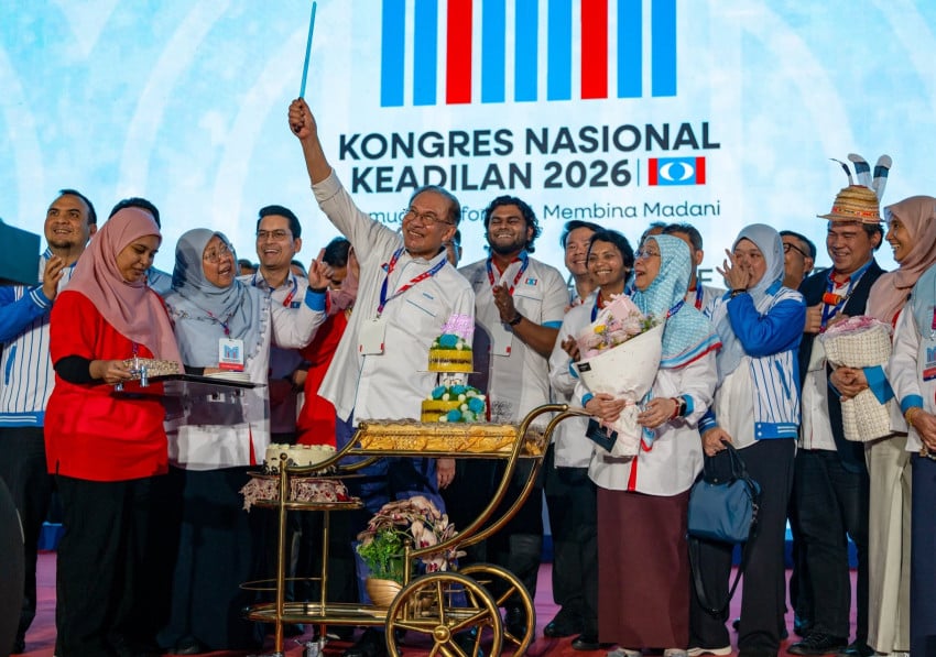 Kuota BBM Bersubsidi 300 Liter Dikembalikan Anwar Ibrahim, AI Jadi Incaran Pemuda Malaysia