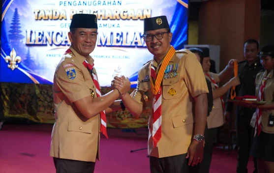 Pramuka Buleleng Terima Lencana Melati, Kakwarcab Gede Suyasa Tekankan Kaderisasi Generasi Muda
