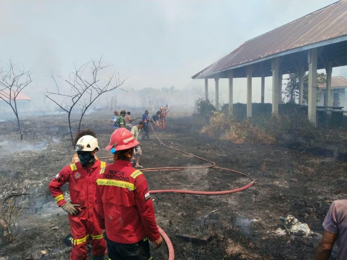 ERT NHM Padamkan Kebakaran Lahan Perkebunan di Kao Teluk
