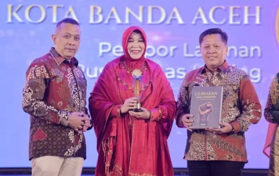 Pemko Banda Aceh Raih Serambi Awards 2026 Kategori Pelopor Puskesmas Keliling, Wali Kota Illiza Terima Langsung Penghargaan