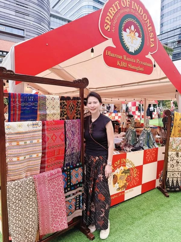 Pameran Budaya di Shanghai: Batik dan Henna Indonesia Memikat Pengunjung