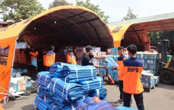 BNPB Salurkan 1.954 Ton Bantuan Korban Gempa NTT ke Maumere dan Labuan Bajo, 565 Ton dari Donasi