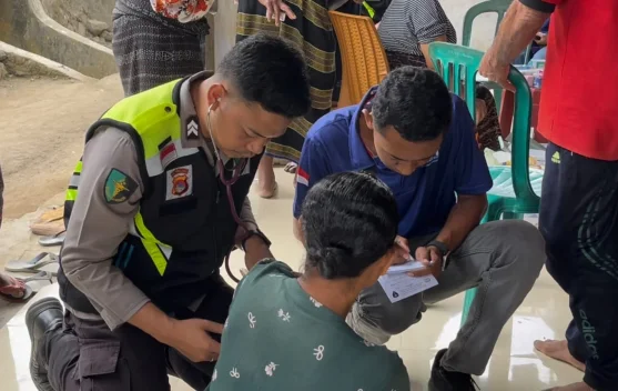 Biddokkes Polda NTB Gelar Pengobatan Gratis untuk 75 Warga di Dusun Terpencil Ende, NTT