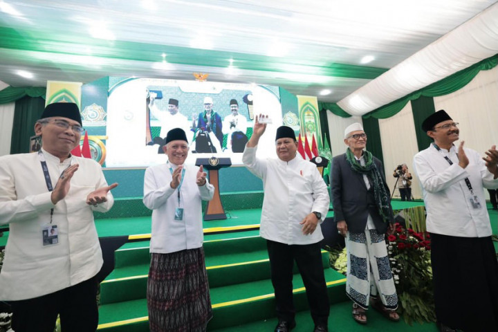 Presiden Prabowo Tutup Muktamar ke-35 NU, Pertama Kali Terima KTA Sejak Era Soekarno